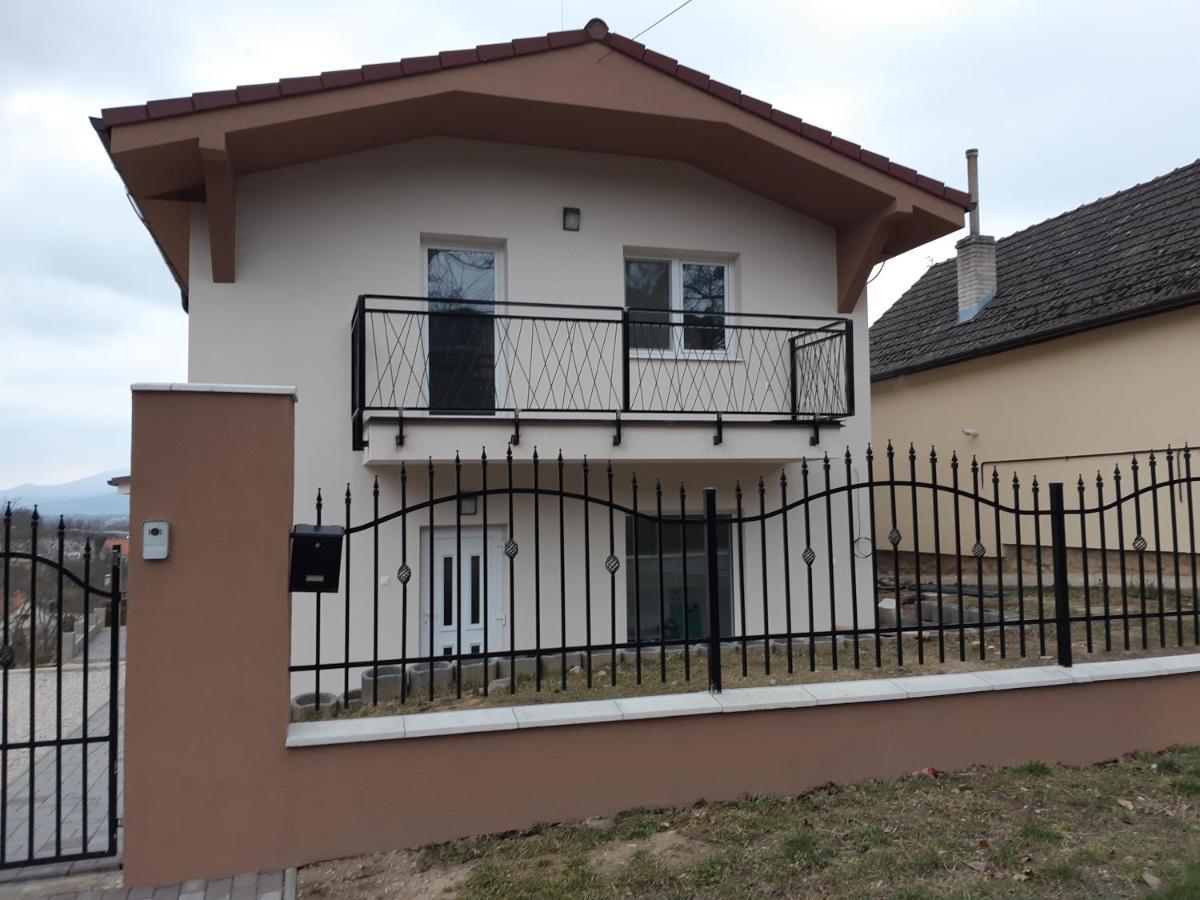 Vilka Cachtice Apartamento Exterior foto